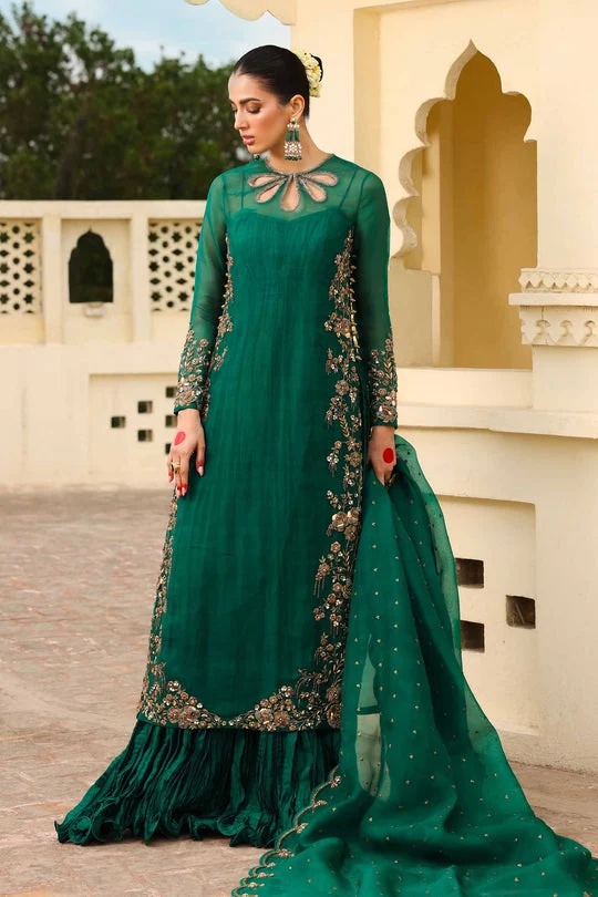 Zamrood Ara Pakistani fashion outfit in green, emerald green tones.